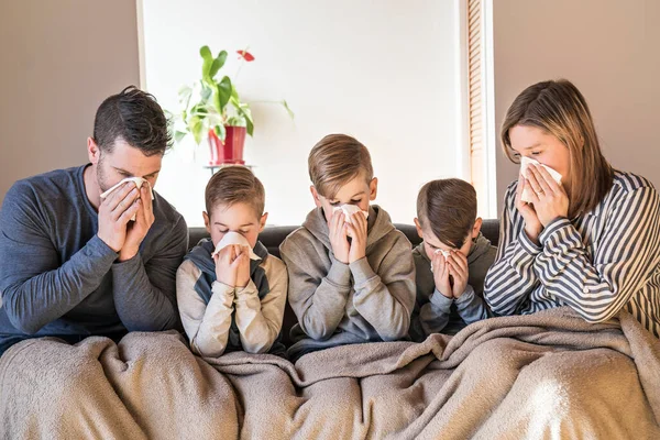 Family with teenage son are ill at home — Stock Photo, Image