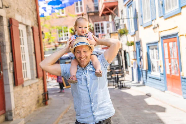 Young father on street with tiny daughter girl — Stock Photo, Image