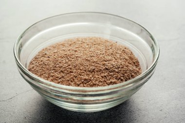 Bir kasede psilyum kabuğu diyet lifi takviyesi