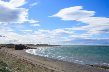 San Gregorio sahilindeki yıkıntılar, Şili tarihi alanı. Karaya vurmuş gemiler