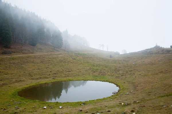 Foggy Paysage Plateau Asiago Sentier Trekking Vénétie Monument Historique — Photo