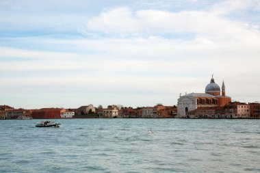 En Kutsal Kurtarıcı Kilisesi. Venedik manzarası, İtalya. Fondamenta Zattere 'den görüntü