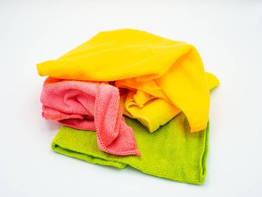 Temizleme mikro fiber temizlik bezi, beyaz arkaplanda renkli toz bezi