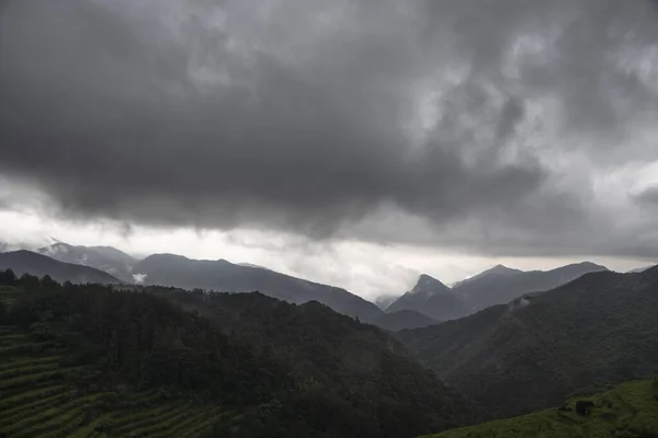 High Mountains Dark Clouds Bad Weather — Stockfoto