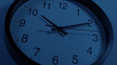 Saat 10: 00 'dan sonra kapanış saati.