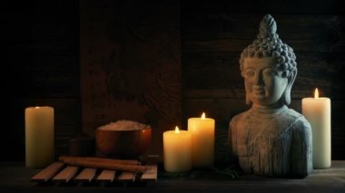 Mumlarla titreşen Meditasyon Odası Düzenleme