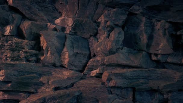 Сонячний Схід Освітлює Печерну Стіну — стокове відео