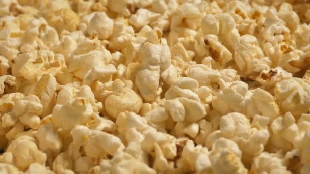 Flytande Smör Gyllene Popcorn — Stockvideo