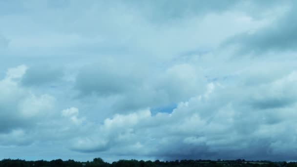 Wolken Dekking Last Bit Blue Sky — Stockvideo