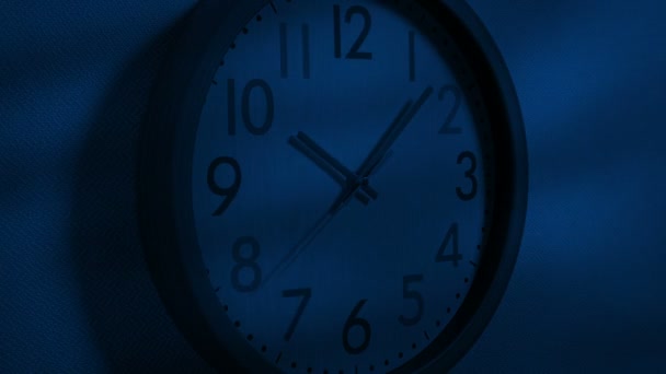 Sombras Miedo Reloj Pared Del Dormitorio — Vídeos de Stock