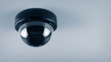 CCTV Siyah Kubbe Tavanda Döngülü Vuruş