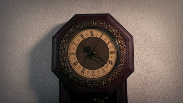 Reloj Pared Vintage Primer Plano Shot — Vídeos de Stock