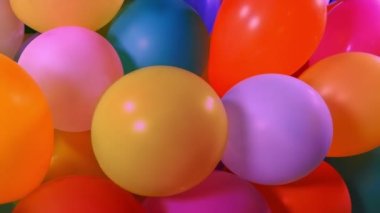 Parti Sahnesi Renkli Işıklarda Bir sürü Balon