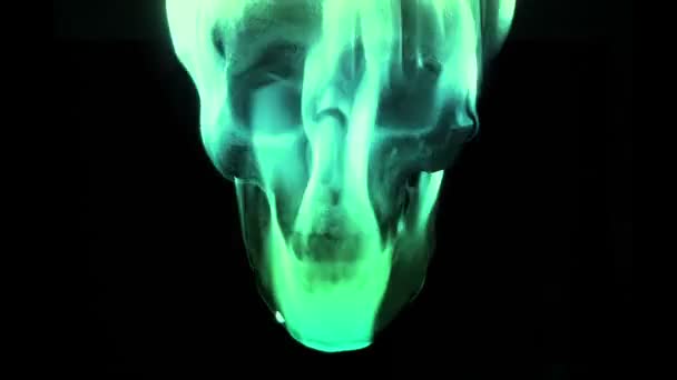 緑の火の中の頭蓋骨が口を開くファンタジー要素 — ストック動画