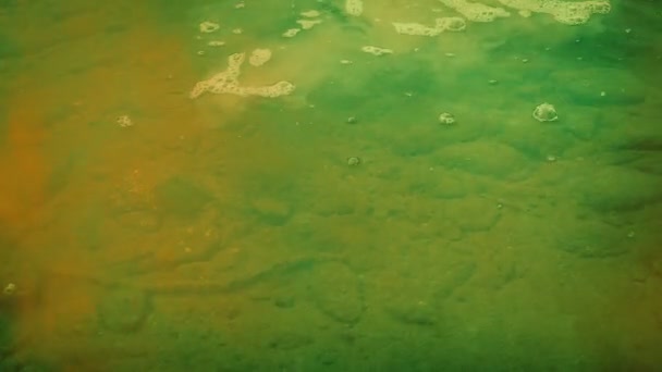 Giftigt Avfall Och Gas Förorenande Flod — Stockvideo