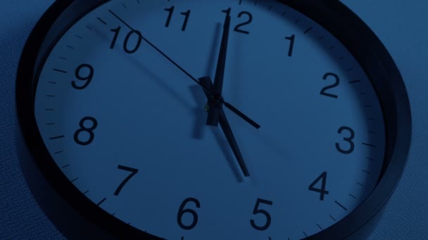 Fem Clock Clock Ansikte Mörkret — Stockvideo