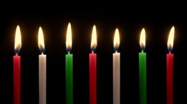 Yılbaşı Renkleri Sırayla Mumlar Söndü