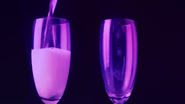 Champagne Drankjes Gegoten Het Feest — Stockvideo