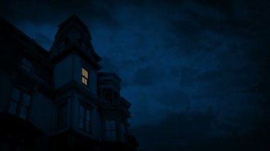 Gece Eski Ev 'in Işığı Kapalı