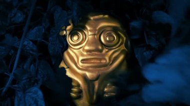 Altın Aztek Figure Gece Ormanında Bulundu