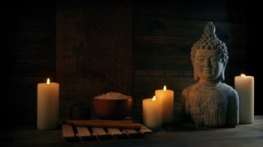 Mumlar ve Buda ile Spa İçi