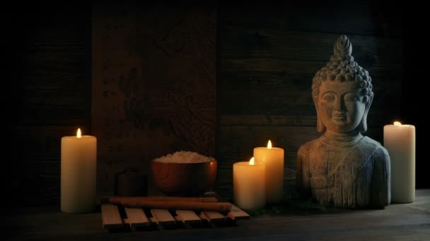Spa Interieur Mit Kerzen Und Buddha — Stockvideo