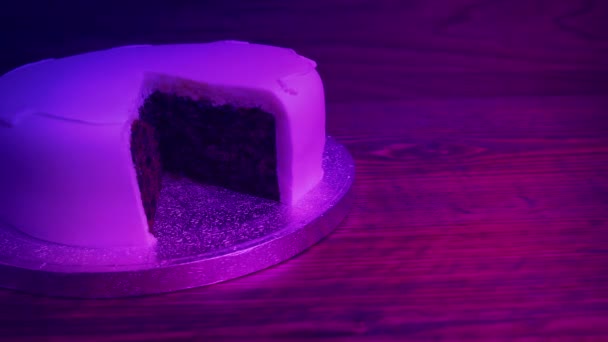 Ciasto Kawałkiem Zrobione Świetle Strony Wesele Uroczystość — Wideo stockowe