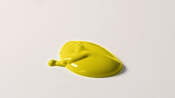 Blob Yellow Paint Falls Closeup — Stock video