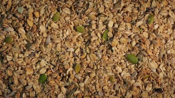 Cereales Saludables Con Frutos Secos Semillas Sobre Cabeza — Vídeo de stock