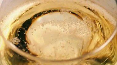 Bardakta Şampanya Makro Şat