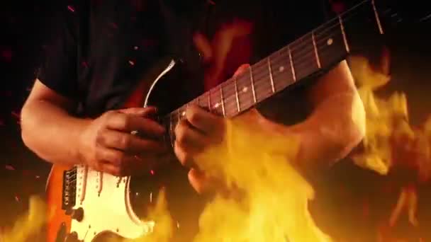 Muzyk Finger Tapping Gitara Solowa Ogniu — Wideo stockowe