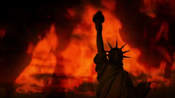 Szabadság Szobor Sötét Tűzön Égbolt Válság Koncepció — Stock videók