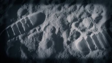 Astronot POV 'ta Ayın Ayak İzlerini Gösteren Yaşlı Film