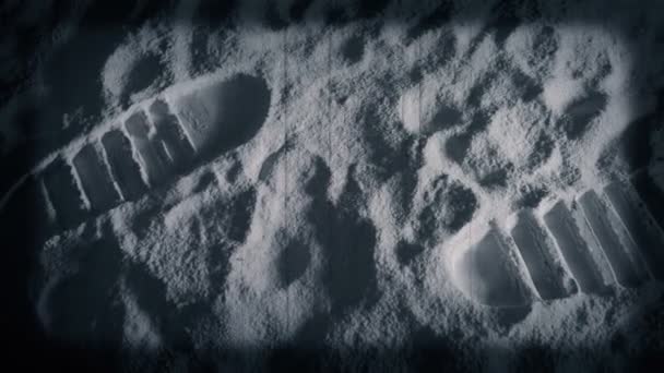 月面で足跡を示す高齢者映画 宇宙飛行士ハメ撮り — ストック動画