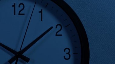 Saatin Eli Karanlıkta Dönüyor