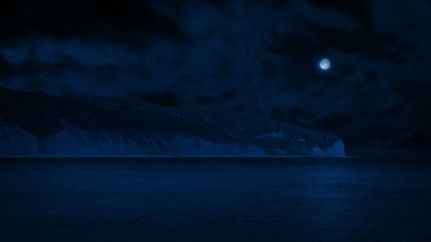 Krajobraz Przybrzeżny Nocy Księżycem Nad Nami — Wideo stockowe