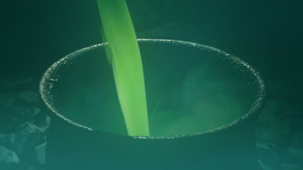 Nasty Green Drink Versato Scena Fantasia — Video Stock