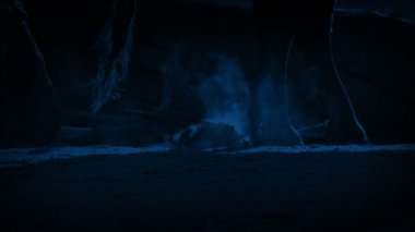 Geceleri dumanı tüten inek gübresi