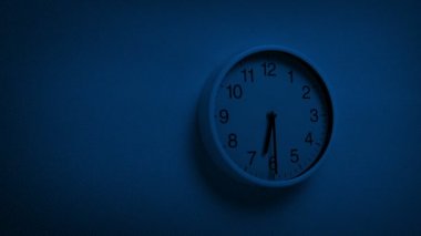 6.30 Gece Duvarı Saati