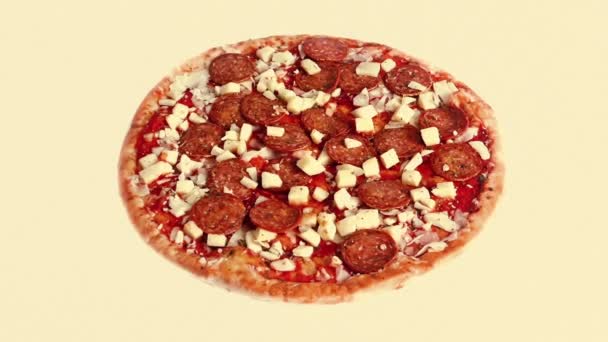 Queijo Não Cozido Tomate Pizza Pepperoni Girando Lentamente — Vídeo de Stock