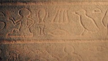 Mısır oymaları Kum Altından Ortaya Çıktı