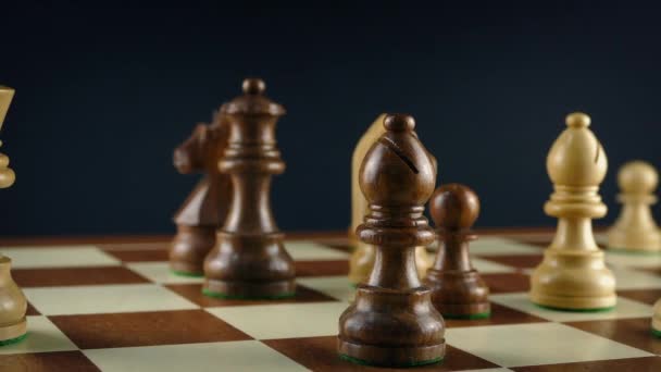 Drottning Checkmates King Chess Game — Stockvideo