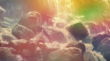 Rengarenk Şelale Dağları