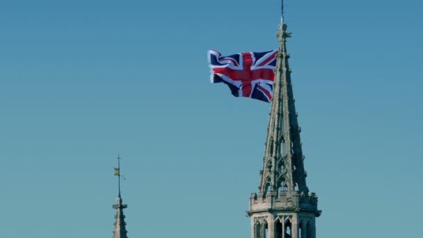 Brit Unió Jack Flag Fújja Spire — Stock videók