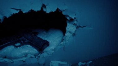 Gizli bölmede Silah ve Uyuşturucu