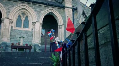 Kilisenin Rüzgarlı Kanatçıkları