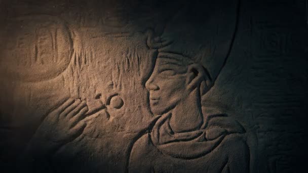 Свет Фараона Освещает Наскальную Резьбу — стоковое видео