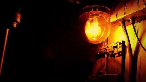 黑暗工业区闪烁着的光芒 环路射击 — 图库视频影像