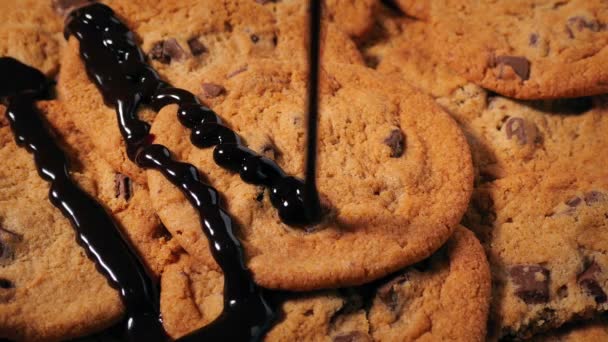 Додають Печиво Шоколадним Соусом Бутерброди — стокове відео