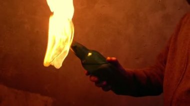 Attacker Throws Molotov Cocktails At Night 4 Shots